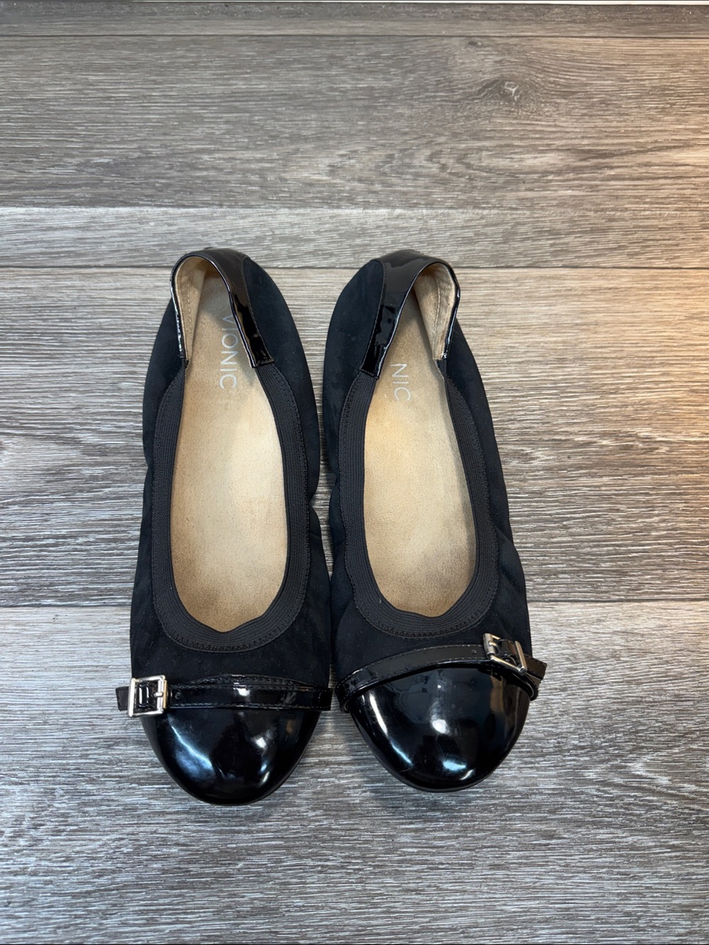 Vionic Black Patent Cap-Toe Ballet Flats with Buckle SZ 10 (h219)